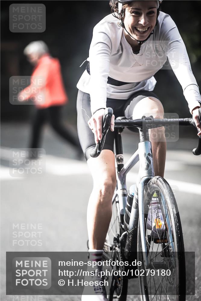 13.09.2026 - Stadtparktriathlon H.Heesch http://msf.ph/oto/10279180 13.09.2026 10:44:59 Radfahren 354, 389, 483, 491, 527, 568, 579 meine-sportfotos.de