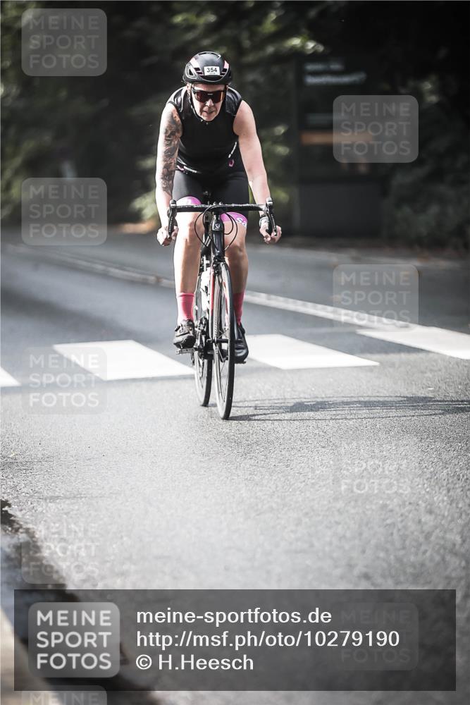 13.09.2026 - Stadtparktriathlon H.Heesch http://msf.ph/oto/10279190 13.09.2026 10:45:04 Radfahren 354, 389, 524, 534 meine-sportfotos.de
