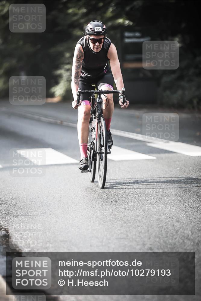 13.09.2026 - Stadtparktriathlon H.Heesch http://msf.ph/oto/10279193 13.09.2026 10:45:04 Radfahren 354, 389, 524, 534 meine-sportfotos.de