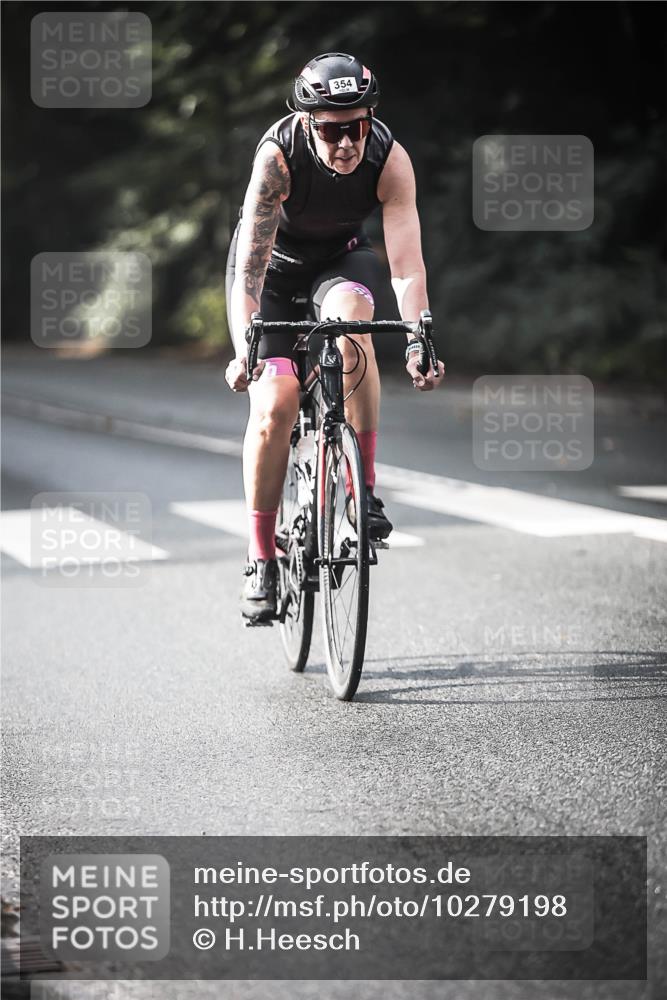 13.09.2026 - Stadtparktriathlon H.Heesch http://msf.ph/oto/10279198 13.09.2026 10:45:04 Radfahren 354, 389, 524, 534 meine-sportfotos.de