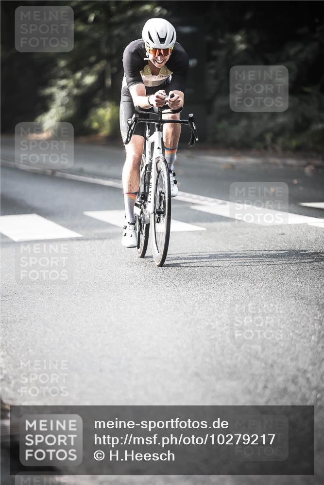 13.09.2026 - Stadtparktriathlon H.Heesch http://msf.ph/oto/10279217 13.09.2026 10:45:07 Radfahren 354, 518, 524, 529, 534, 584 meine-sportfotos.de