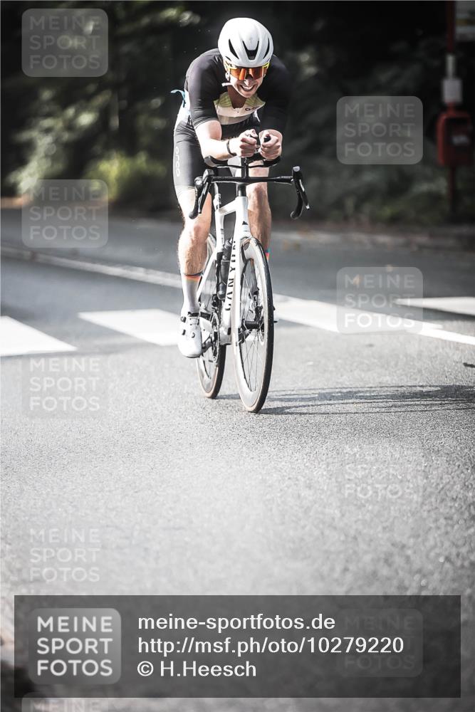 13.09.2026 - Stadtparktriathlon H.Heesch http://msf.ph/oto/10279220 13.09.2026 10:45:07 Radfahren 354, 518, 524, 529, 534, 584 meine-sportfotos.de