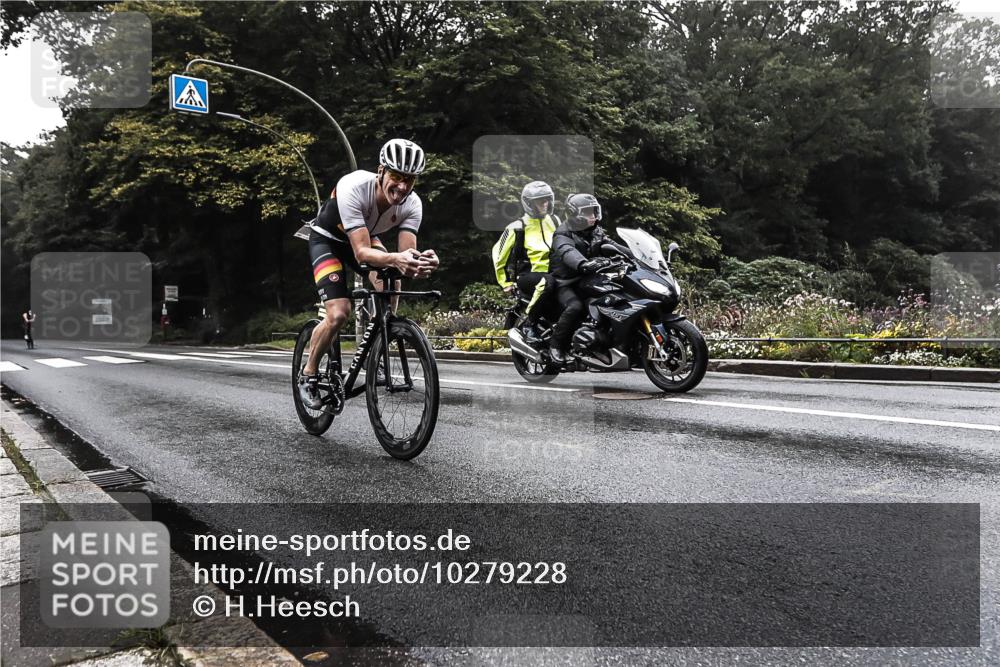 13.09.2026 - Stadtparktriathlon H.Heesch http://msf.ph/oto/10279228 13.09.2026 08:58:28 Radfahren 12, 15, 38, 87, 139 meine-sportfotos.de