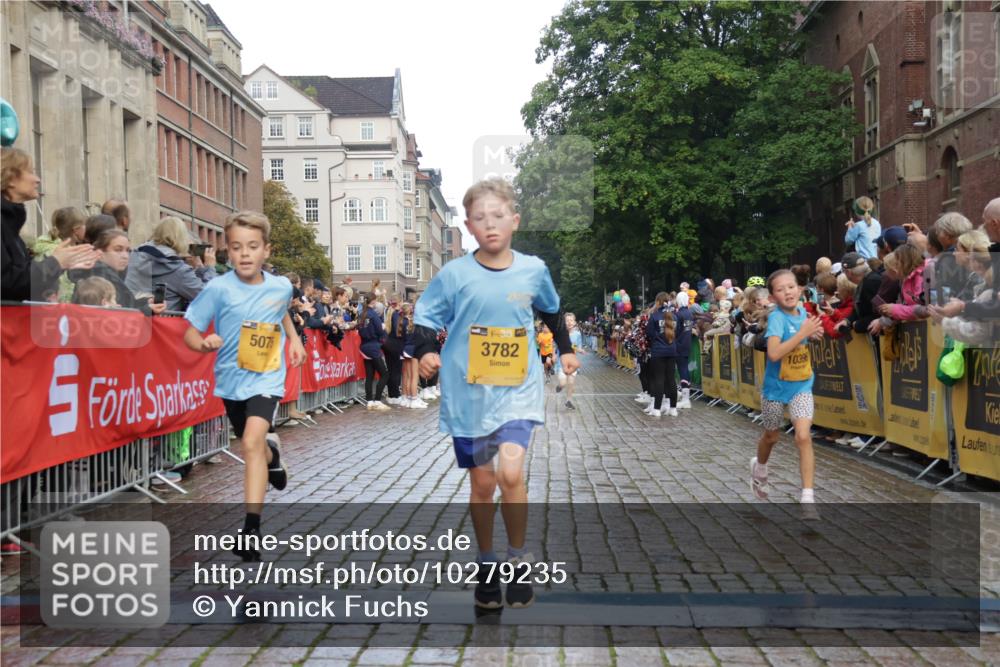 13.09.2026 - Kiel Lauf Yannick Fuchs http://msf.ph/oto/10279235 13.09.2026 08:52:14 Ziel 2015, 3178, 3871, 6937, 7034, 8477, 8736, 10102, 10826, 11608, 11752, 1210, 1572, 2020, 3392, 3538, 3557, 3779, 5169, 5580, 5810, 6205, 6372, 6532, 7171, 7521, 8538, 8543, 8700, 11448, 11608, 12102, 12467, 1647, 1809, 3782, 5075, 6517, 7881, 9381, 10396, 1243, 3779, 3901, 5130, 5793, 5976, 6532, 7521, 8538, 12467 meine-sportfotos.de