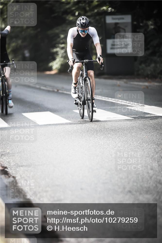 13.09.2026 - Stadtparktriathlon H.Heesch http://msf.ph/oto/10279259 13.09.2026 10:45:13 Radfahren 398, 434, 459, 490, 518, 524, 529, 534, 584 meine-sportfotos.de