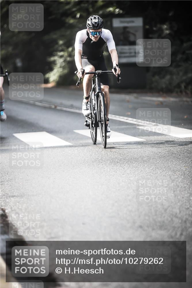 13.09.2026 - Stadtparktriathlon H.Heesch http://msf.ph/oto/10279262 13.09.2026 10:45:13 Radfahren 398, 434, 459, 490, 518, 524, 529, 534, 584 meine-sportfotos.de