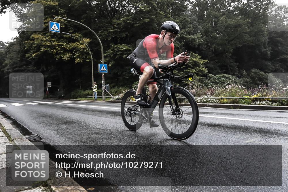 13.09.2026 - Stadtparktriathlon H.Heesch http://msf.ph/oto/10279271 13.09.2026 08:58:58 Radfahren 129, 131 meine-sportfotos.de