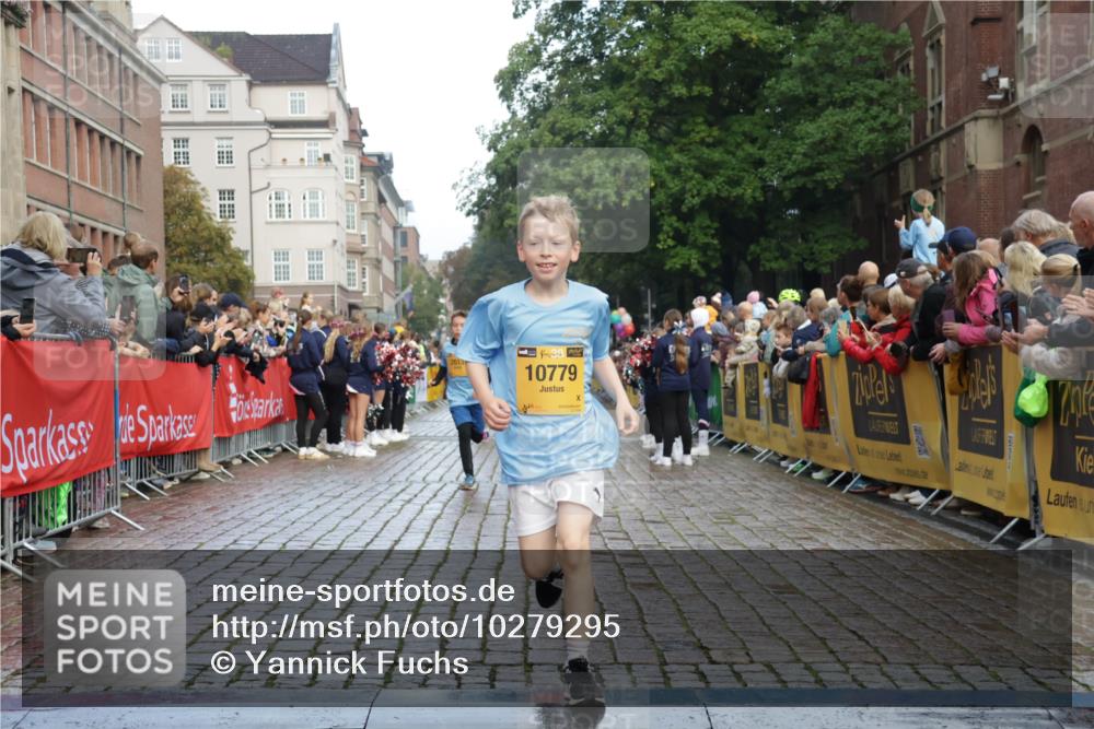 13.09.2026 - Kiel Lauf Yannick Fuchs http://msf.ph/oto/10279295 13.09.2026 08:52:18 Ziel 1647, 1809, 3178, 3871, 6937, 7034, 8477, 9381, 10102, 11752, 1210, 1572, 2015, 2020, 3392, 3538, 3557, 5169, 5580, 5810, 6205, 6372, 7171, 8477, 8543, 8700, 8736, 10826, 11448, 11608, 12102, 2613, 3782, 5075, 6517, 7881, 10396, 10779, 12460, 1210, 3779, 3901, 5130, 5580, 5976, 6532, 7521, 8538, 11448, 12467 meine-sportfotos.de