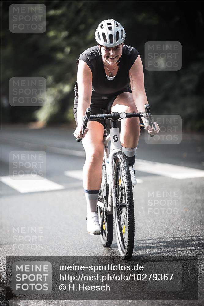 13.09.2026 - Stadtparktriathlon H.Heesch http://msf.ph/oto/10279367 13.09.2026 10:45:24 Radfahren 346, 370, 434, 439, 449, 490, 497, 505, 519, 564 meine-sportfotos.de