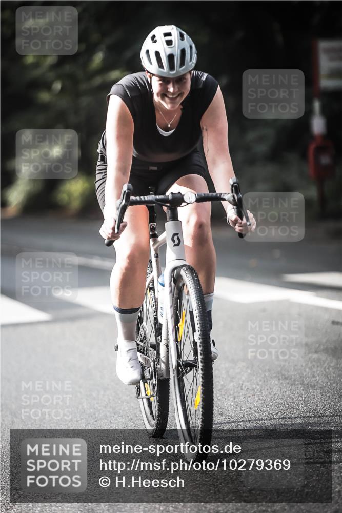 13.09.2026 - Stadtparktriathlon H.Heesch http://msf.ph/oto/10279369 13.09.2026 10:45:24 Radfahren 346, 370, 434, 439, 449, 490, 497, 505, 519, 564 meine-sportfotos.de
