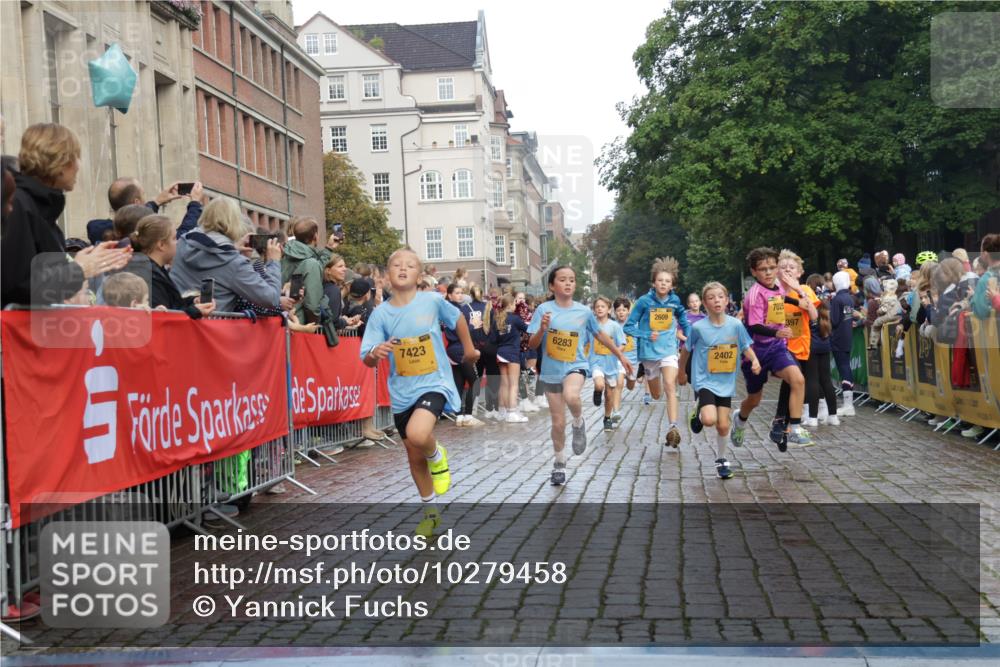 13.09.2026 - Kiel Lauf Yannick Fuchs http://msf.ph/oto/10279458 13.09.2026 08:52:31 Ziel 1647, 1809, 3782, 5075, 6517, 7881, 9381, 10396, 10779, 12460, 1647, 1809, 2015, 3178, 3392, 3538, 3557, 3871, 5810, 6372, 6937, 7034, 8477, 8736, 10102, 10826, 11608, 11752, 1799, 2402, 2609, 2613, 4158, 4668, 5121, 5334, 5405, 6210, 6283, 7025, 7423, 7894, 8745, 10414, 11248, 12397, 12454, 2020, 6205, 7171, 8543, 8700, 12102 meine-sportfotos.de