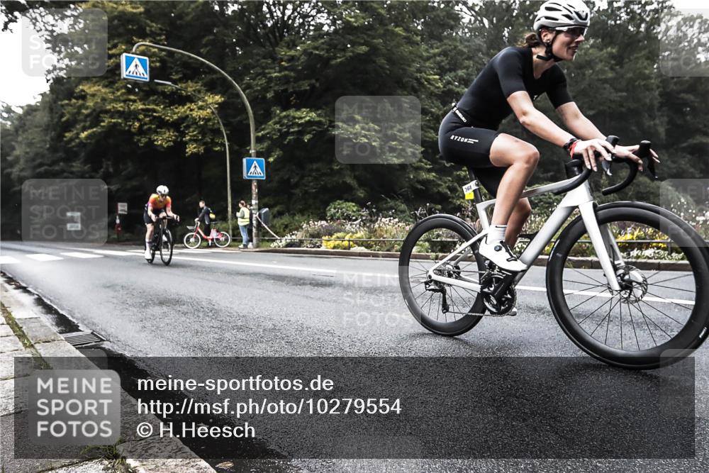13.09.2026 - Stadtparktriathlon H.Heesch http://msf.ph/oto/10279554 13.09.2026 10:26:25 Radfahren 359, 368 meine-sportfotos.de