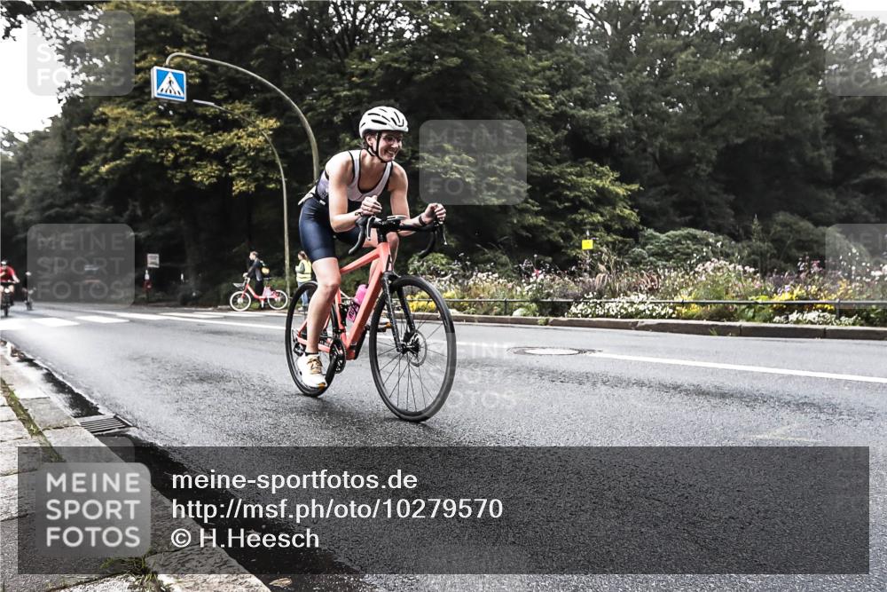 13.09.2026 - Stadtparktriathlon H.Heesch http://msf.ph/oto/10279570 13.09.2026 10:26:36 Radfahren 269, 351, 444, 447, 463 meine-sportfotos.de