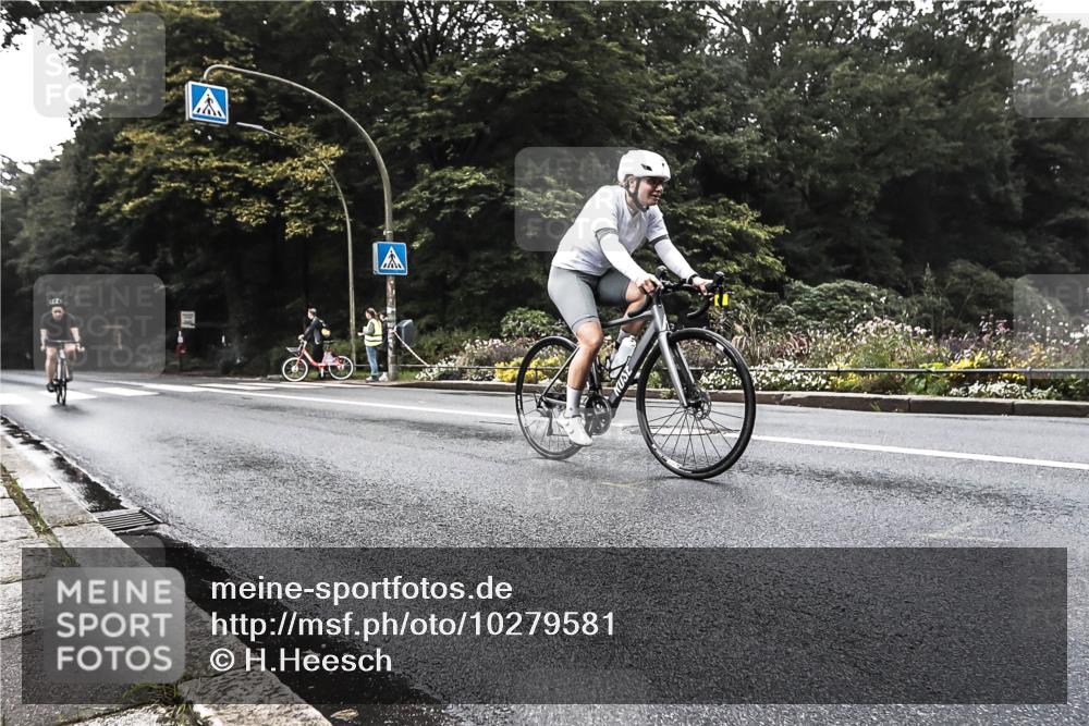 13.09.2026 - Stadtparktriathlon H.Heesch http://msf.ph/oto/10279581 13.09.2026 10:26:41 Radfahren 221, 251, 269, 292, 345, 463 meine-sportfotos.de