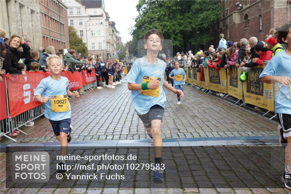 13.09.2026 - Kiel Lauf Yannick Fuchs http://msf.ph/oto/10279583 13.09.2026 08:52:40 Ziel 1799, 2613, 3782, 4158, 4668, 5075, 5121, 5334, 7894, 8745, 10396, 10779, 12460, 1647, 1809, 2015, 3178, 3782, 3871, 6517, 6937, 7034, 7881, 8477, 8736, 9381, 10102, 10826, 11752, 237, 1263, 2402, 2609, 5147, 5149, 5373, 5405, 6210, 6283, 7025, 7423, 7611, 10024, 10414, 10627, 10991, 11248, 11706, 12397, 12454, 12488, 2015, 3392, 3538, 3557, 5810, 6372, 8477, 8736, 10826, 11608 meine-sportfotos.de