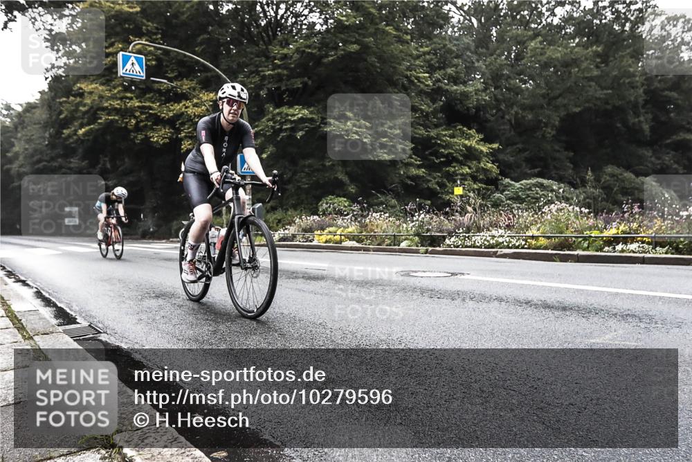 13.09.2026 - Stadtparktriathlon H.Heesch http://msf.ph/oto/10279596 13.09.2026 10:26:52 Radfahren 329, 382, 399 meine-sportfotos.de
