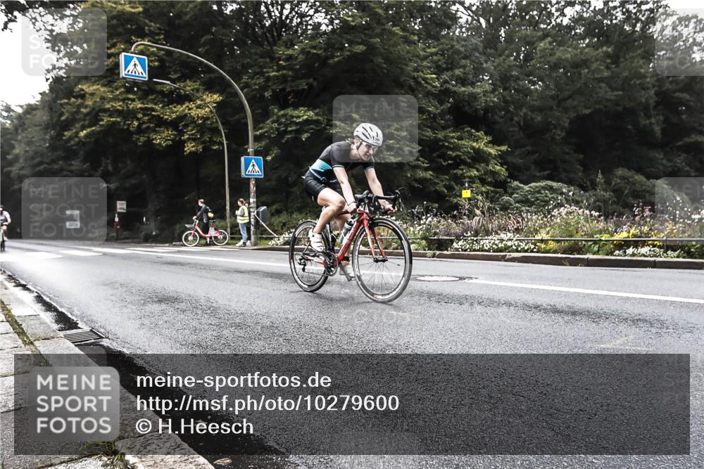 13.09.2026 - Stadtparktriathlon H.Heesch http://msf.ph/oto/10279600 13.09.2026 10:26:53 Radfahren 329, 382, 399 meine-sportfotos.de