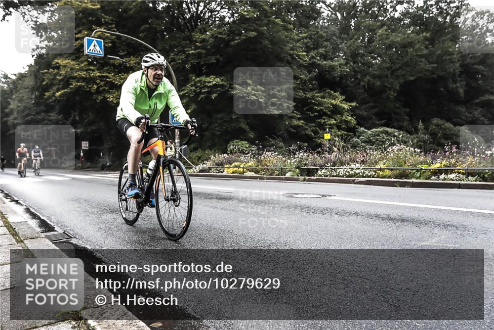 13.09.2026 - Stadtparktriathlon H.Heesch http://msf.ph/oto/10279629 13.09.2026 10:27:08 Radfahren 233, 243, 405, 412 meine-sportfotos.de