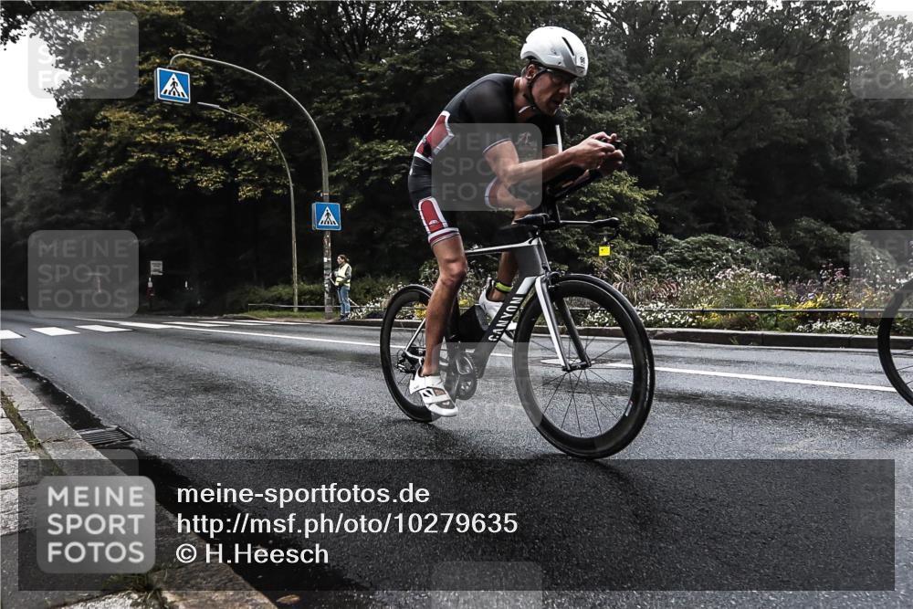 13.09.2026 - Stadtparktriathlon H.Heesch http://msf.ph/oto/10279635 13.09.2026 09:04:14 Radfahren 62, 98, 103 meine-sportfotos.de