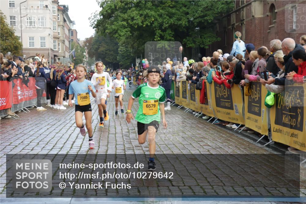 13.09.2026 - Kiel Lauf Yannick Fuchs http://msf.ph/oto/10279642 13.09.2026 08:52:45 Ziel 1799, 2402, 2609, 2613, 4158, 4668, 5121, 5334, 5405, 6283, 7025, 7423, 7894, 8745, 10414, 10779, 11248, 12397, 12454, 12460, 1647, 1809, 3178, 3782, 3871, 5075, 6517, 6937, 7034, 7881, 9381, 10102, 10396, 10779, 11752, 237, 1263, 4756, 5147, 5149, 5373, 6210, 6579, 7085, 7611, 8018, 8510, 10024, 10627, 10991, 11706, 12488, 2015, 3178, 6372, 7034, 8477, 8736, 10826, 11608 meine-sportfotos.de