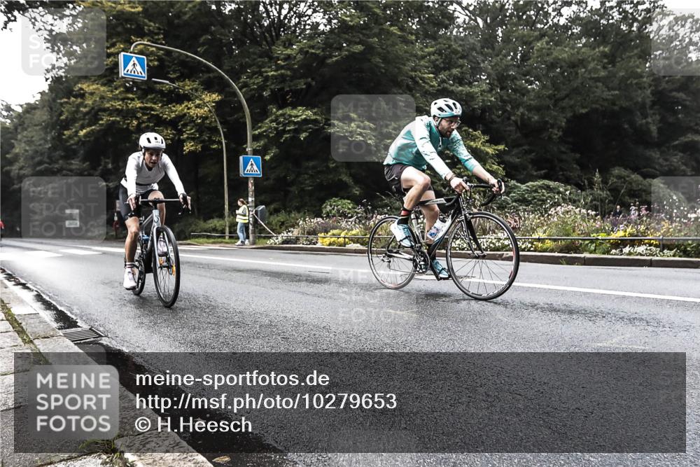 13.09.2026 - Stadtparktriathlon H.Heesch http://msf.ph/oto/10279653 13.09.2026 10:27:19 Radfahren 254, 389, 402 meine-sportfotos.de