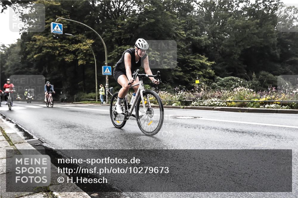 13.09.2026 - Stadtparktriathlon H.Heesch http://msf.ph/oto/10279673 13.09.2026 10:28:16 Radfahren 229, 347, 439 meine-sportfotos.de