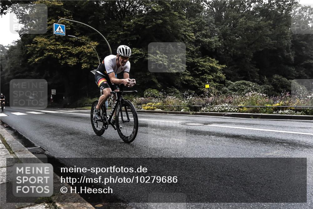 13.09.2026 - Stadtparktriathlon H.Heesch http://msf.ph/oto/10279686 13.09.2026 09:04:52 Radfahren 11, 12, 21, 86, 148 meine-sportfotos.de