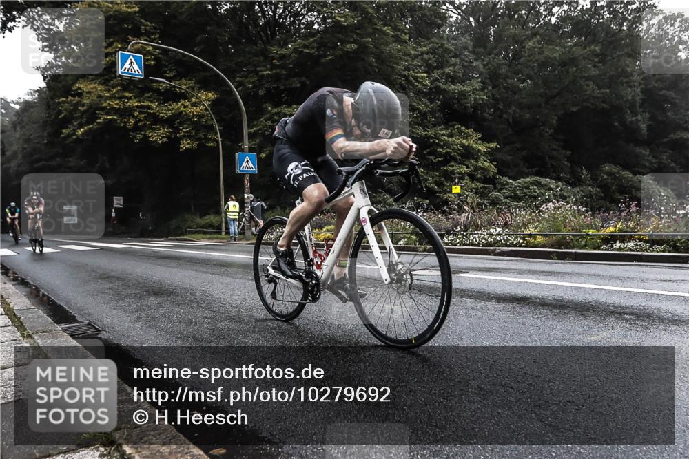 13.09.2026 - Stadtparktriathlon H.Heesch http://msf.ph/oto/10279692 13.09.2026 09:04:57 Radfahren 11, 26, 139, 140 meine-sportfotos.de