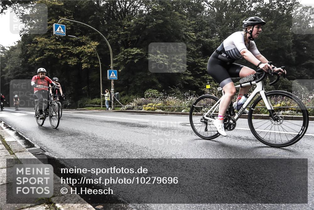13.09.2026 - Stadtparktriathlon H.Heesch http://msf.ph/oto/10279696 13.09.2026 10:28:21 Radfahren 253, 270, 273, 383, 434 meine-sportfotos.de