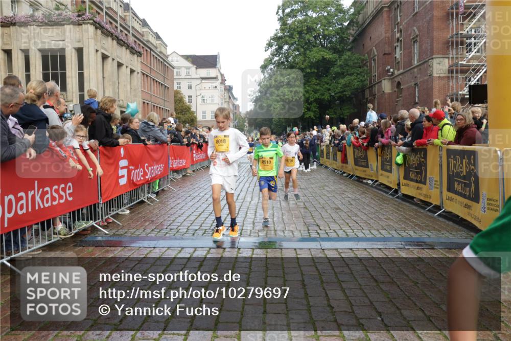13.09.2026 - Kiel Lauf Yannick Fuchs http://msf.ph/oto/10279697 13.09.2026 08:52:48 Ziel 1799, 2402, 2609, 4158, 4668, 5121, 5147, 5334, 5405, 6210, 6283, 7025, 7423, 7611, 7894, 8745, 10414, 10991, 11248, 12397, 12454, 12488, 1647, 1809, 2613, 3782, 3871, 5075, 6517, 6937, 7881, 9381, 10102, 10396, 10779, 11752, 12460, 237, 1263, 4756, 5149, 5342, 5373, 6579, 7085, 8018, 8510, 8601, 10024, 10627, 11706, 2015, 3178, 3871, 7034, 8477, 8736, 10102, 10826 meine-sportfotos.de