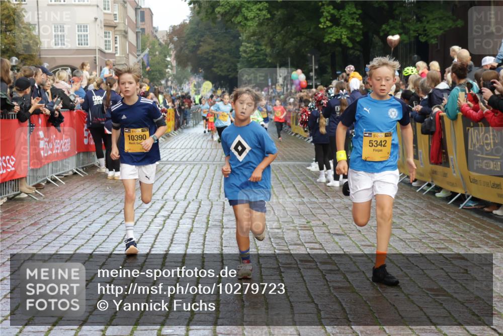 13.09.2026 - Kiel Lauf Yannick Fuchs http://msf.ph/oto/10279723 13.09.2026 08:52:51 Ziel 237, 2402, 2609, 4158, 4668, 5121, 5147, 5149, 5334, 5405, 6210, 6283, 7025, 7423, 7611, 8745, 10024, 10414, 10991, 11248, 12397, 12454, 12488, 1647, 1799, 1809, 2613, 3782, 3871, 5075, 5121, 6517, 6937, 7881, 7894, 8745, 9381, 10102, 10396, 10779, 11752, 12460, 1263, 4756, 5342, 5373, 6579, 7085, 8018, 8510, 8601, 10390, 10627, 11706, 3178, 3871, 6937, 7034, 10102, 11752 meine-sportfotos.de