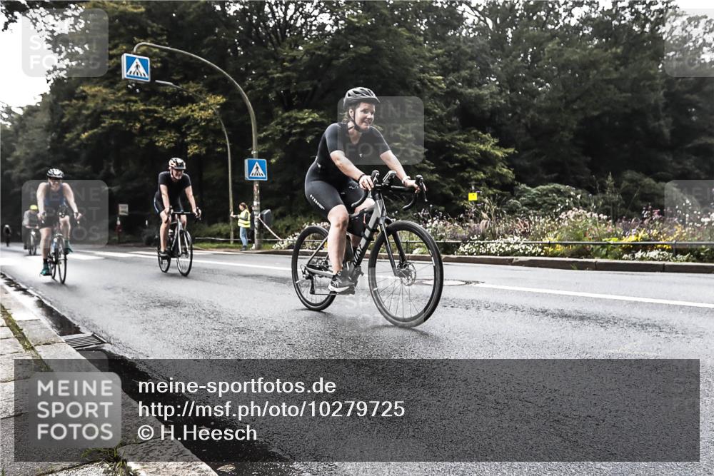 13.09.2026 - Stadtparktriathlon H.Heesch http://msf.ph/oto/10279725 13.09.2026 10:28:32 Radfahren 247, 267, 376, 378, 414 meine-sportfotos.de