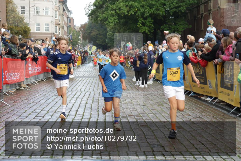 13.09.2026 - Kiel Lauf Yannick Fuchs http://msf.ph/oto/10279732 13.09.2026 08:52:51 Ziel 237, 2402, 2609, 4158, 4668, 5121, 5147, 5149, 5334, 5405, 6210, 6283, 7025, 7423, 7611, 8745, 10024, 10414, 10991, 11248, 12397, 12454, 12488, 1647, 1799, 1809, 2613, 3782, 3871, 5075, 5121, 6517, 6937, 7881, 7894, 8745, 9381, 10102, 10396, 10779, 11752, 12460, 1263, 4756, 5342, 5373, 6579, 7085, 8018, 8510, 8601, 10390, 10627, 11706, 3178, 3871, 6937, 7034, 10102, 11752 meine-sportfotos.de