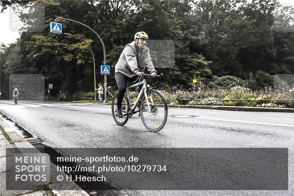 13.09.2026 - Stadtparktriathlon H.Heesch http://msf.ph/oto/10279734 13.09.2026 10:28:34 Radfahren 247, 267, 376, 377, 378, 414 meine-sportfotos.de