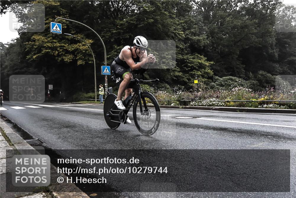13.09.2026 - Stadtparktriathlon H.Heesch http://msf.ph/oto/10279744 13.09.2026 09:05:39 Radfahren 4, 17, 63, 131 meine-sportfotos.de
