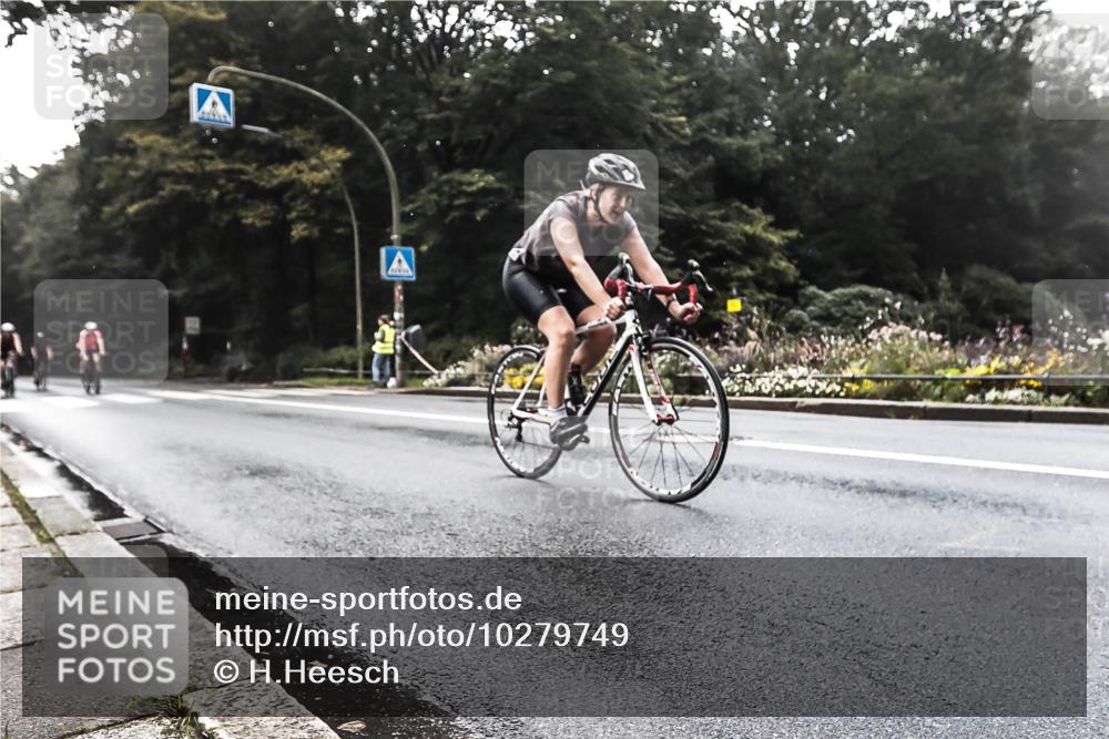 13.09.2026 - Stadtparktriathlon H.Heesch http://msf.ph/oto/10279749 13.09.2026 10:29:04 Radfahren 335, 354, 381, 432, 452 meine-sportfotos.de