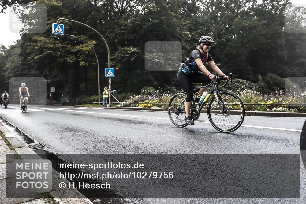 13.09.2026 - Stadtparktriathlon H.Heesch http://msf.ph/oto/10279756 13.09.2026 10:29:07 Radfahren 334, 335, 381, 429, 432, 452 meine-sportfotos.de
