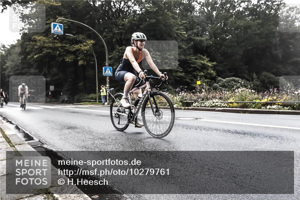 13.09.2026 - Stadtparktriathlon H.Heesch http://msf.ph/oto/10279761 13.09.2026 10:29:08 Radfahren 334, 335, 381, 419, 429, 432 meine-sportfotos.de