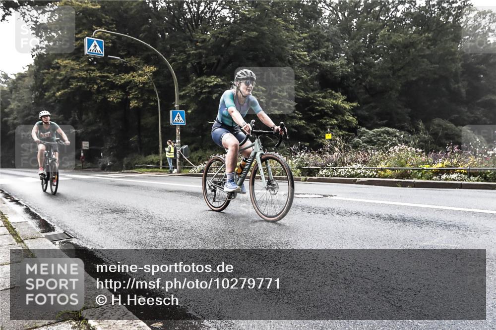 13.09.2026 - Stadtparktriathlon H.Heesch http://msf.ph/oto/10279771 13.09.2026 10:29:12 Radfahren 334, 344, 419, 420, 429, 460 meine-sportfotos.de