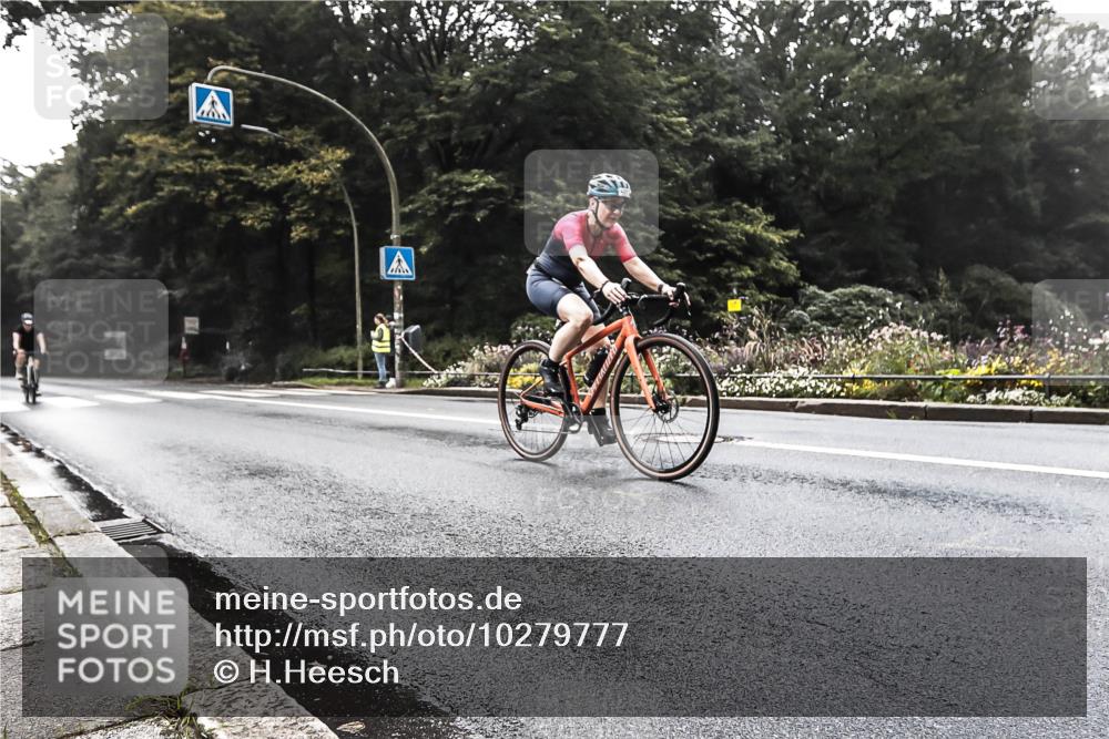 13.09.2026 - Stadtparktriathlon H.Heesch http://msf.ph/oto/10279777 13.09.2026 10:29:14 Radfahren 344, 415, 419, 420, 460 meine-sportfotos.de