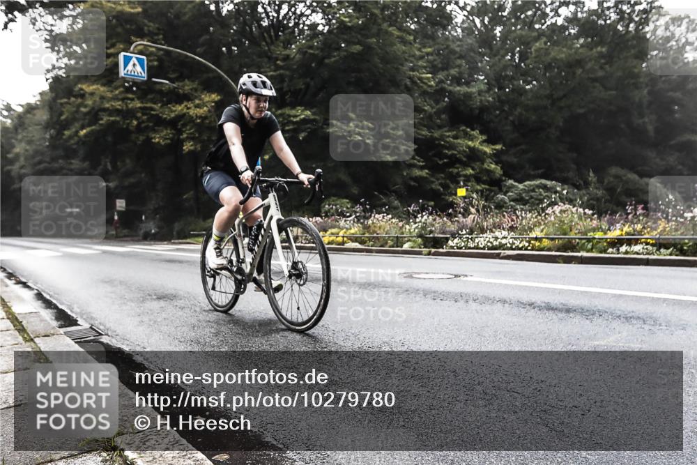 13.09.2026 - Stadtparktriathlon H.Heesch http://msf.ph/oto/10279780 13.09.2026 10:29:16 Radfahren 344, 415, 420, 460 meine-sportfotos.de