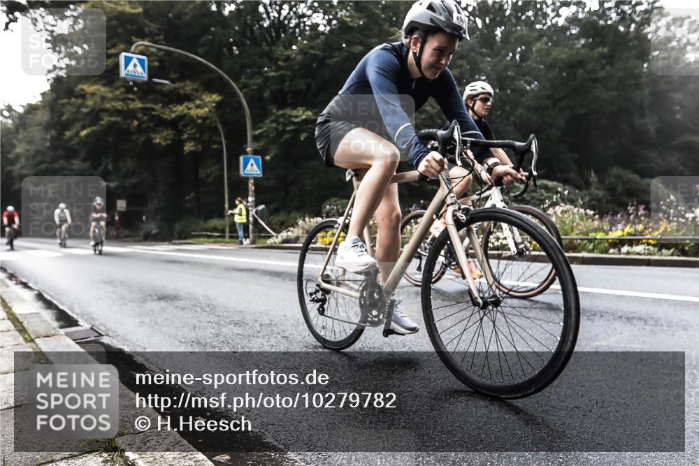 13.09.2026 - Stadtparktriathlon H.Heesch http://msf.ph/oto/10279782 13.09.2026 10:29:24 Radfahren 242, 380, 398, 450 meine-sportfotos.de