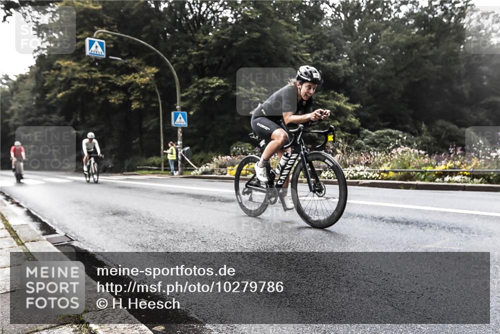 13.09.2026 - Stadtparktriathlon H.Heesch http://msf.ph/oto/10279786 13.09.2026 10:29:25 Radfahren 242, 380, 398, 450 meine-sportfotos.de