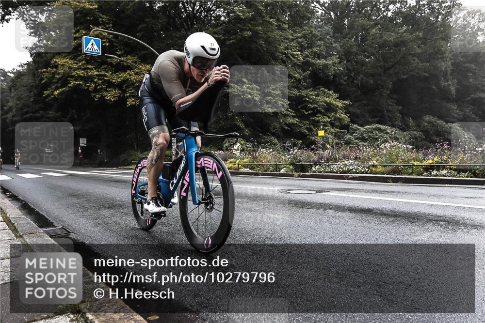13.09.2026 - Stadtparktriathlon H.Heesch http://msf.ph/oto/10279796 13.09.2026 09:06:28 Radfahren 43, 61, 77, 92, 110 meine-sportfotos.de