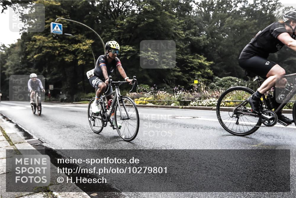 13.09.2026 - Stadtparktriathlon H.Heesch http://msf.ph/oto/10279801 13.09.2026 10:29:40 Radfahren 265, 358, 392 meine-sportfotos.de