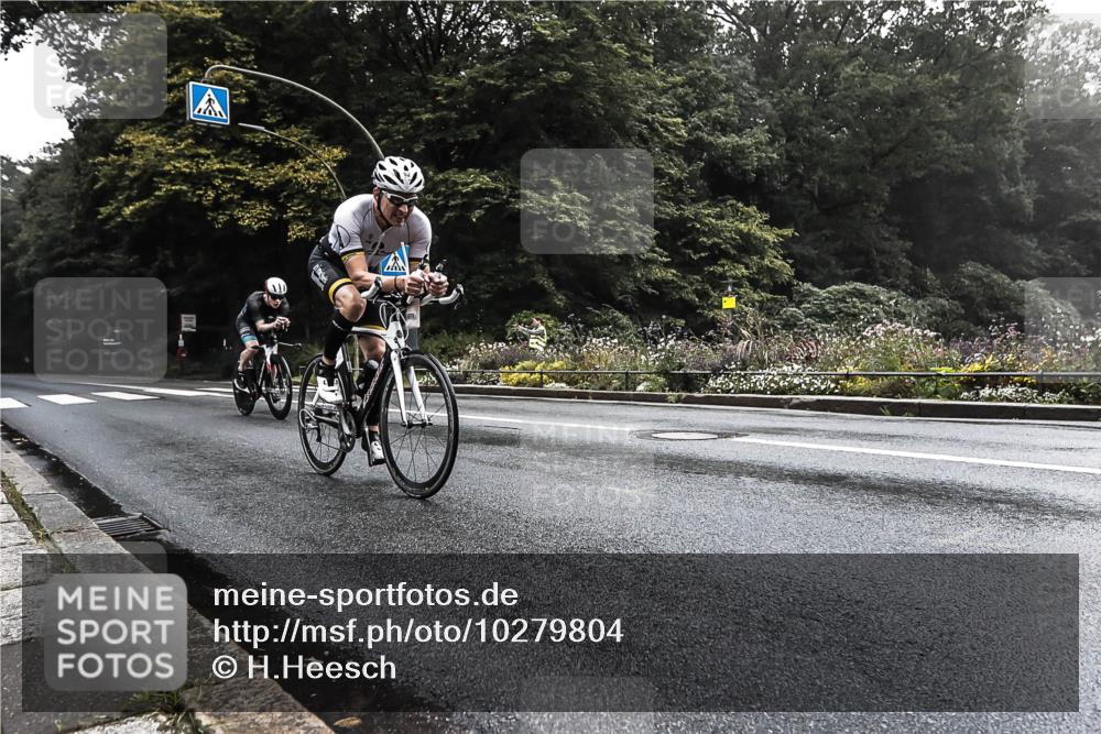 13.09.2026 - Stadtparktriathlon H.Heesch http://msf.ph/oto/10279804 13.09.2026 09:06:31 Radfahren 43, 61, 77, 92, 110 meine-sportfotos.de