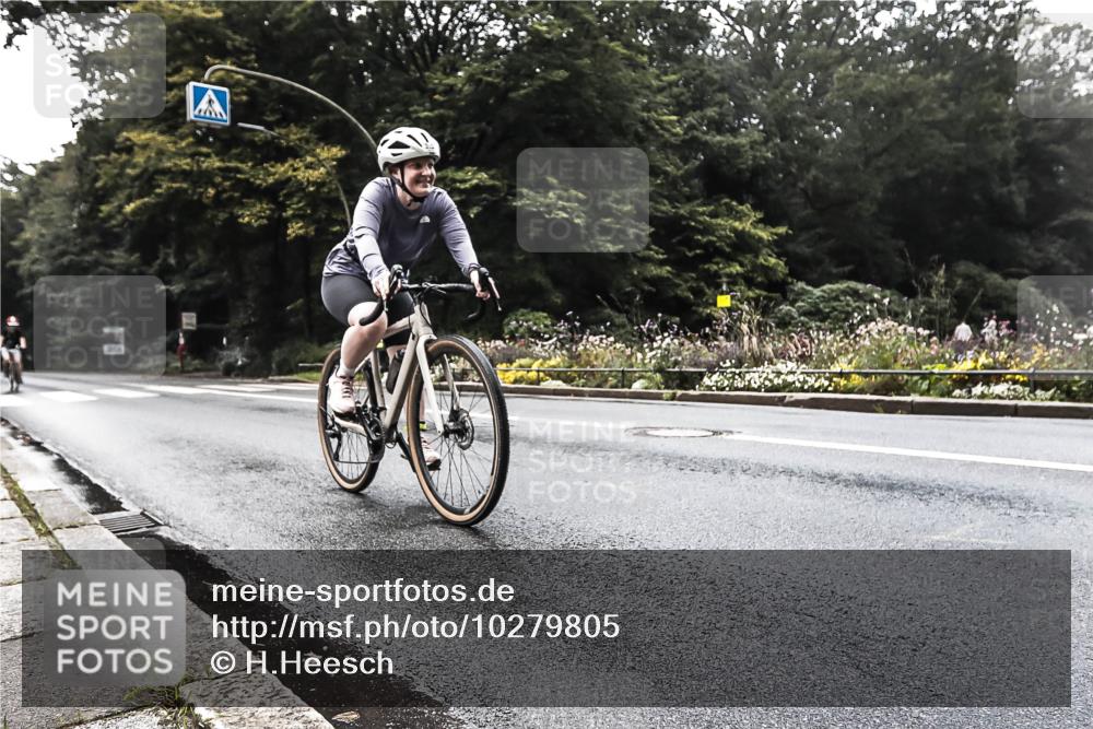 13.09.2026 - Stadtparktriathlon H.Heesch http://msf.ph/oto/10279805 13.09.2026 10:29:41 Radfahren 265, 358, 392 meine-sportfotos.de