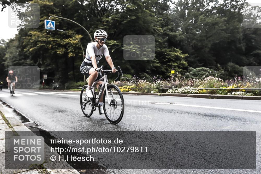 13.09.2026 - Stadtparktriathlon H.Heesch http://msf.ph/oto/10279811 13.09.2026 10:29:52 Radfahren 237, 353, 410, 462 meine-sportfotos.de