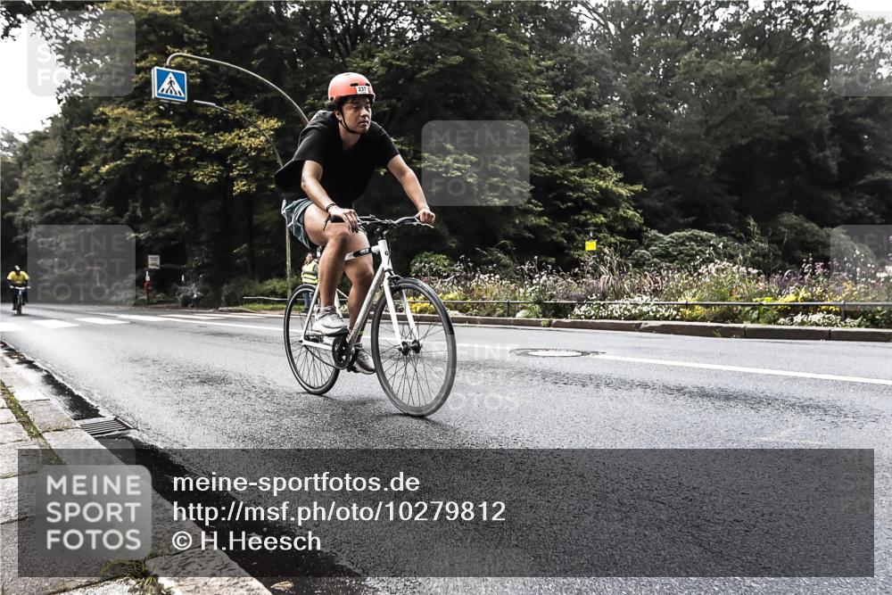 13.09.2026 - Stadtparktriathlon H.Heesch http://msf.ph/oto/10279812 13.09.2026 10:29:54 Radfahren 237, 410, 462 meine-sportfotos.de