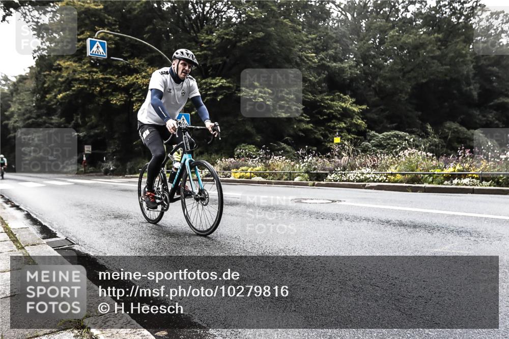 13.09.2026 - Stadtparktriathlon H.Heesch http://msf.ph/oto/10279816 13.09.2026 10:29:58 Radfahren 223, 237, 298 meine-sportfotos.de